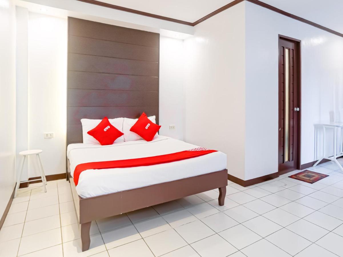 OYO 759 Royal South Garden Suites Tagaytay City Exterior foto